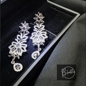 fancy earring – (silver white with grey stone)