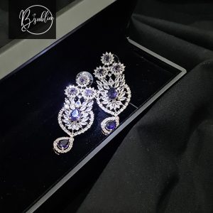 fancy earring – (silver white with grey stone)