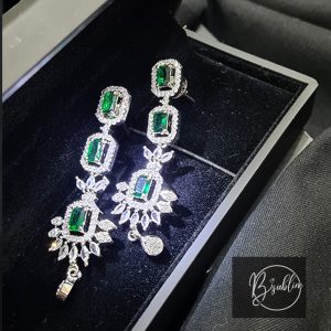 fancy earring – (silver white green stone)