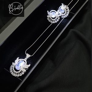 luxury set with light blue stone