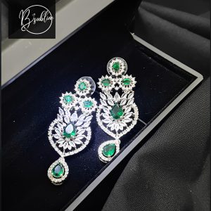 fancy earring (silver white with green zircon)