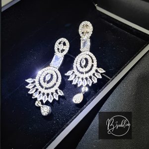 fancy earring – (silver white)